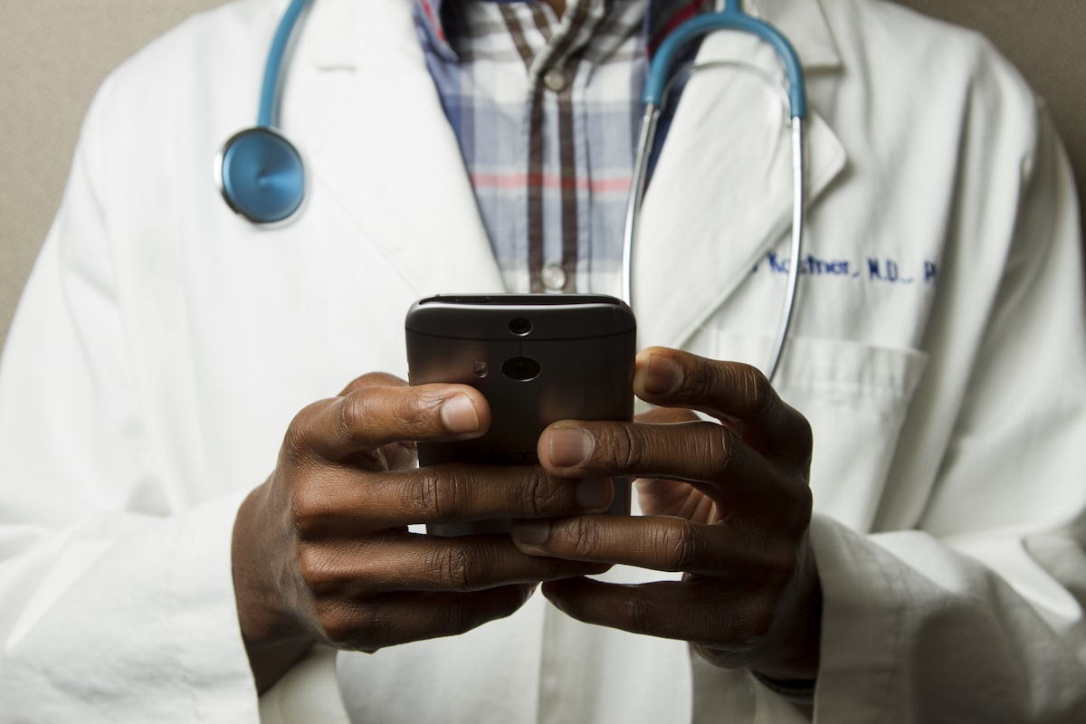 AINX Applied Health AI: Clinician using AI data solutions